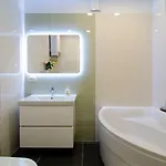 Konukevi Old Town Center 4*