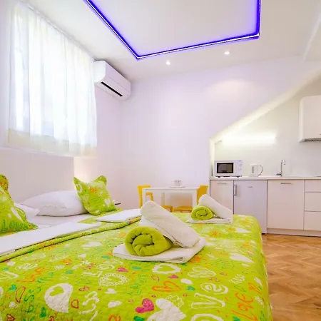 Guest house Apartman Old Town Center